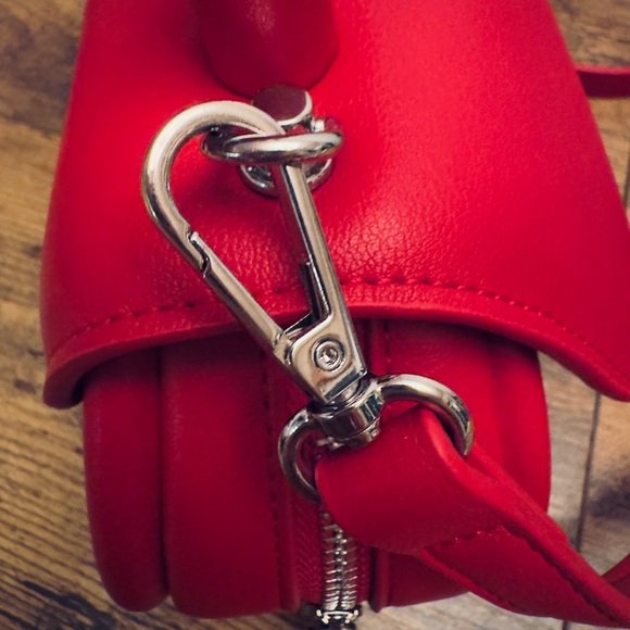 MELIE BIANCO RED CICI SKY RECYCLED VEGAN CROSSBODY SATCHEL BAG NEW - Picture 6 of 7